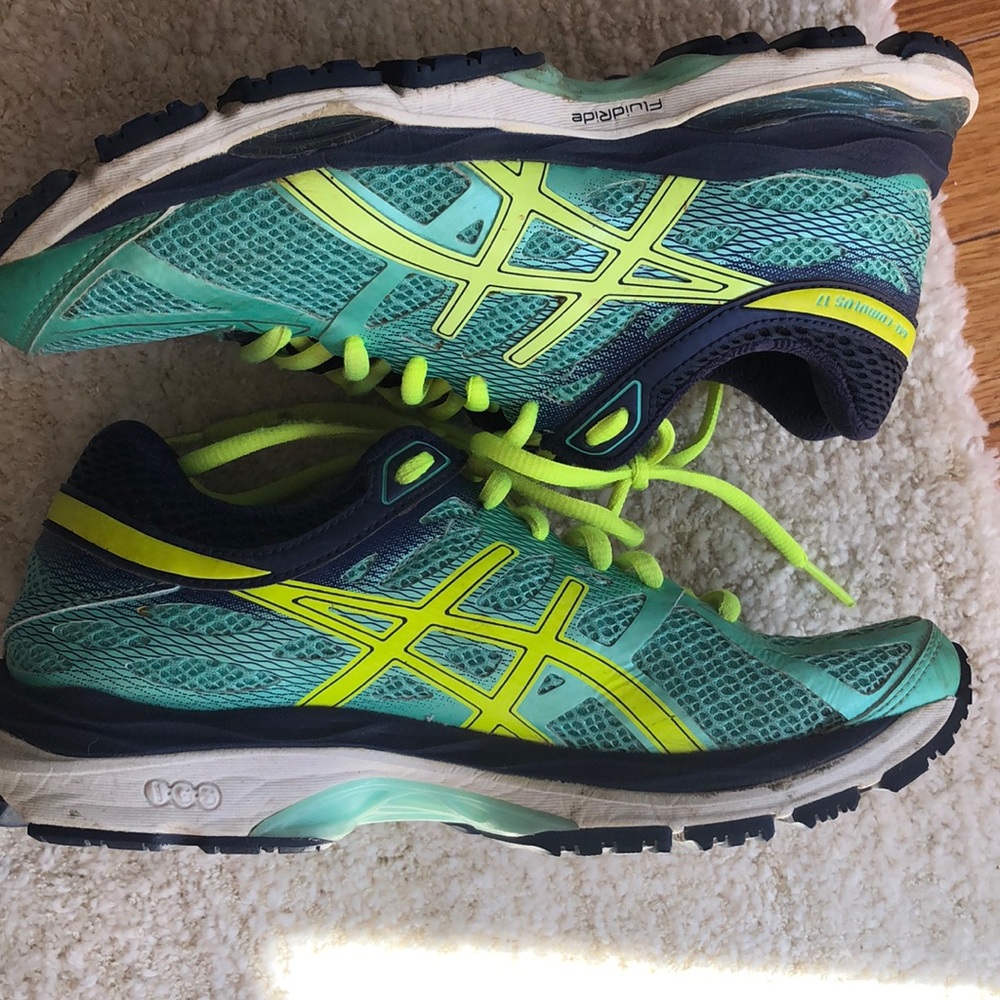 ASICS GEL CUMULUS 17 like new! Running